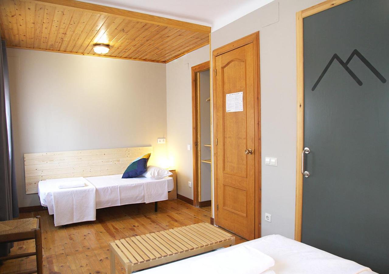 Hostal Fonda Prat Puigcerda Bagian luar foto