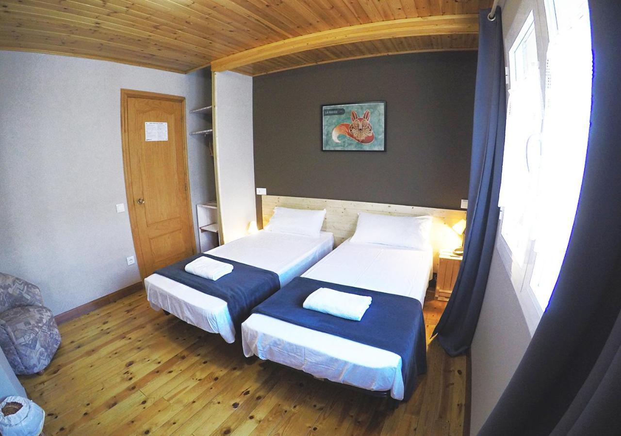 Hostal Fonda Prat Puigcerda Bagian luar foto
