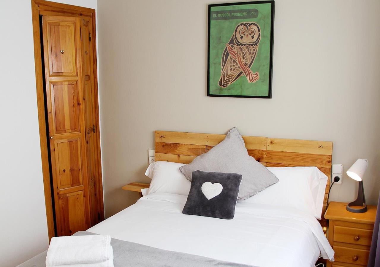 Hostal Fonda Prat Puigcerda Bagian luar foto