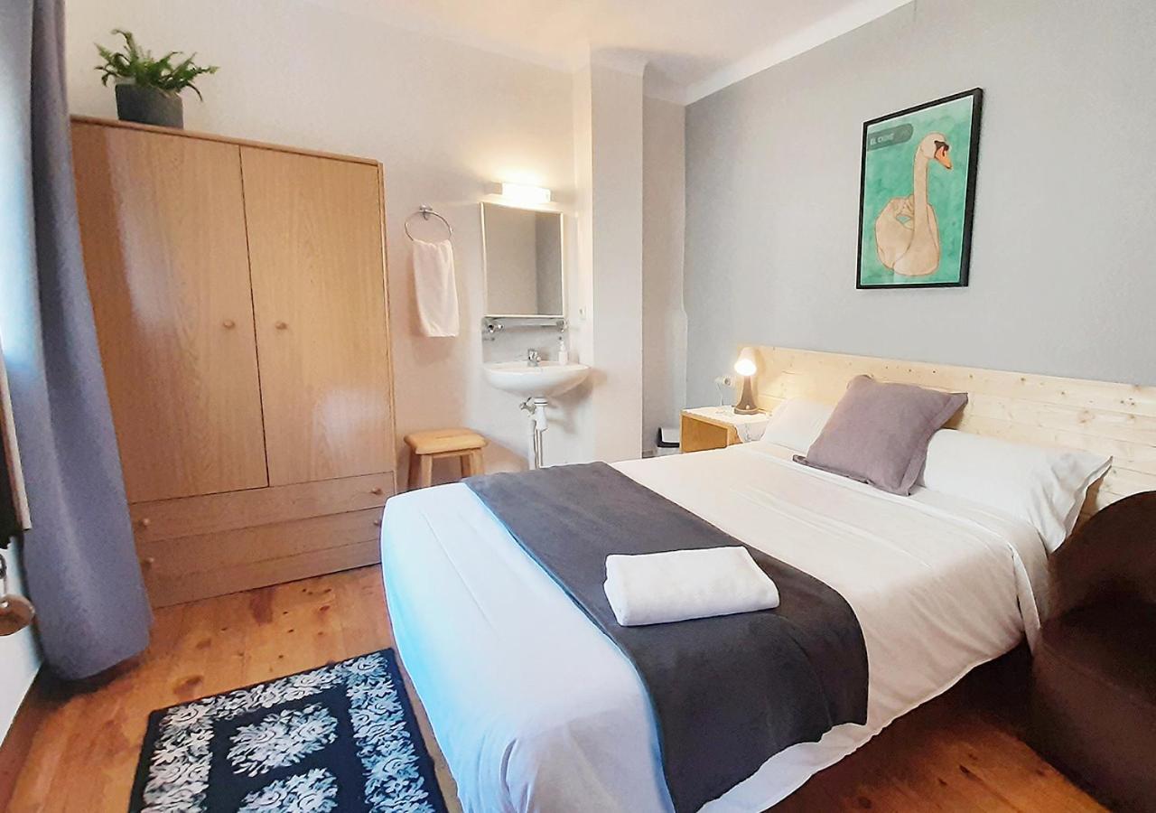 Hostal Fonda Prat Puigcerda Bagian luar foto