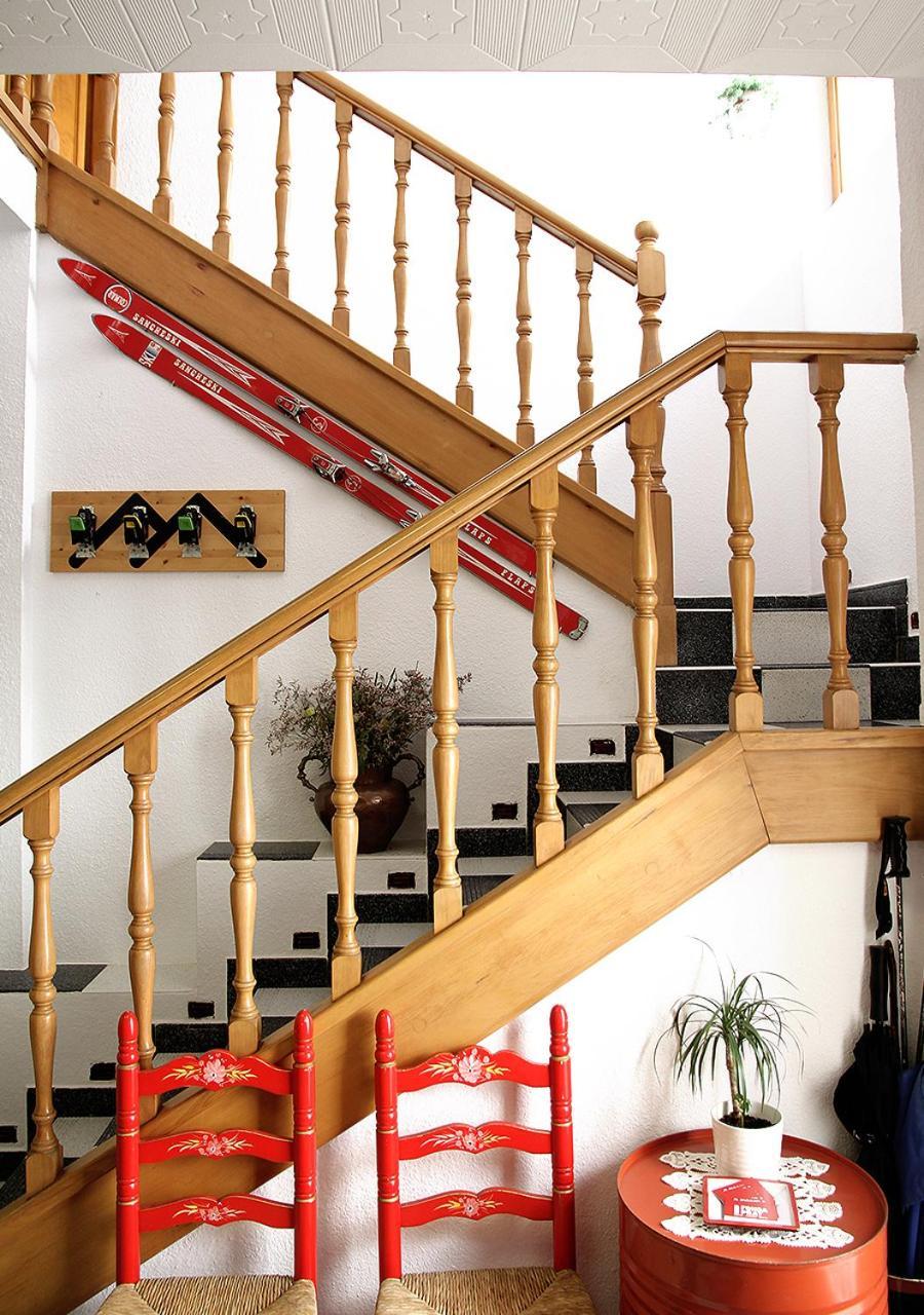 Hostal Fonda Prat Puigcerda Bagian luar foto